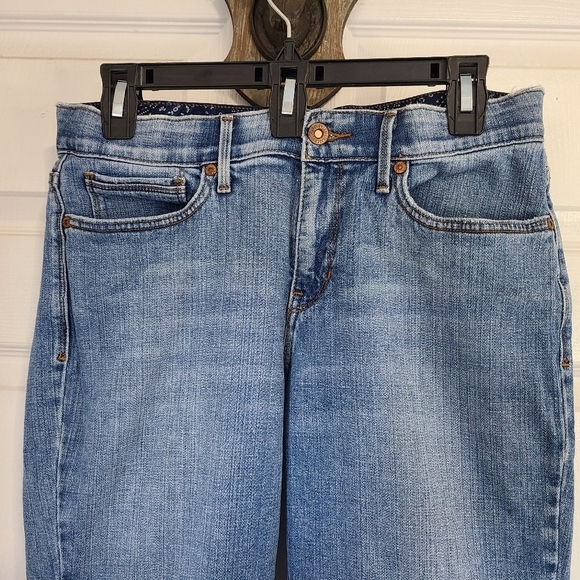 (1468) Levi Strauss Woman's Perfect Waist  525 Blue Jeans, Size: 8M Color: Blue - Picture 5 of 15